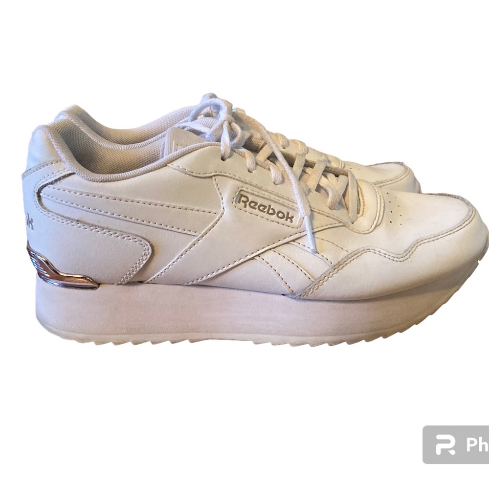 Reebok classic women’s white sneaker. Size 8.5